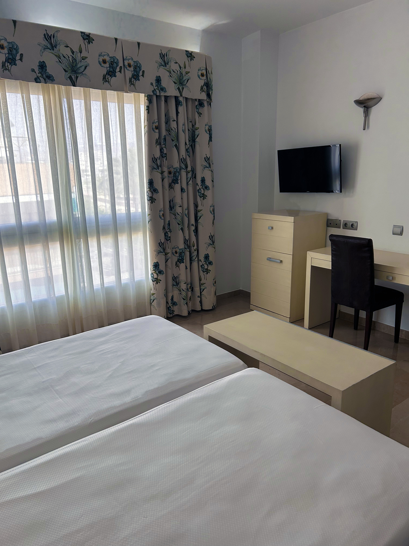 006_alta_senatoráguilas Doble Éstandar.jpeg